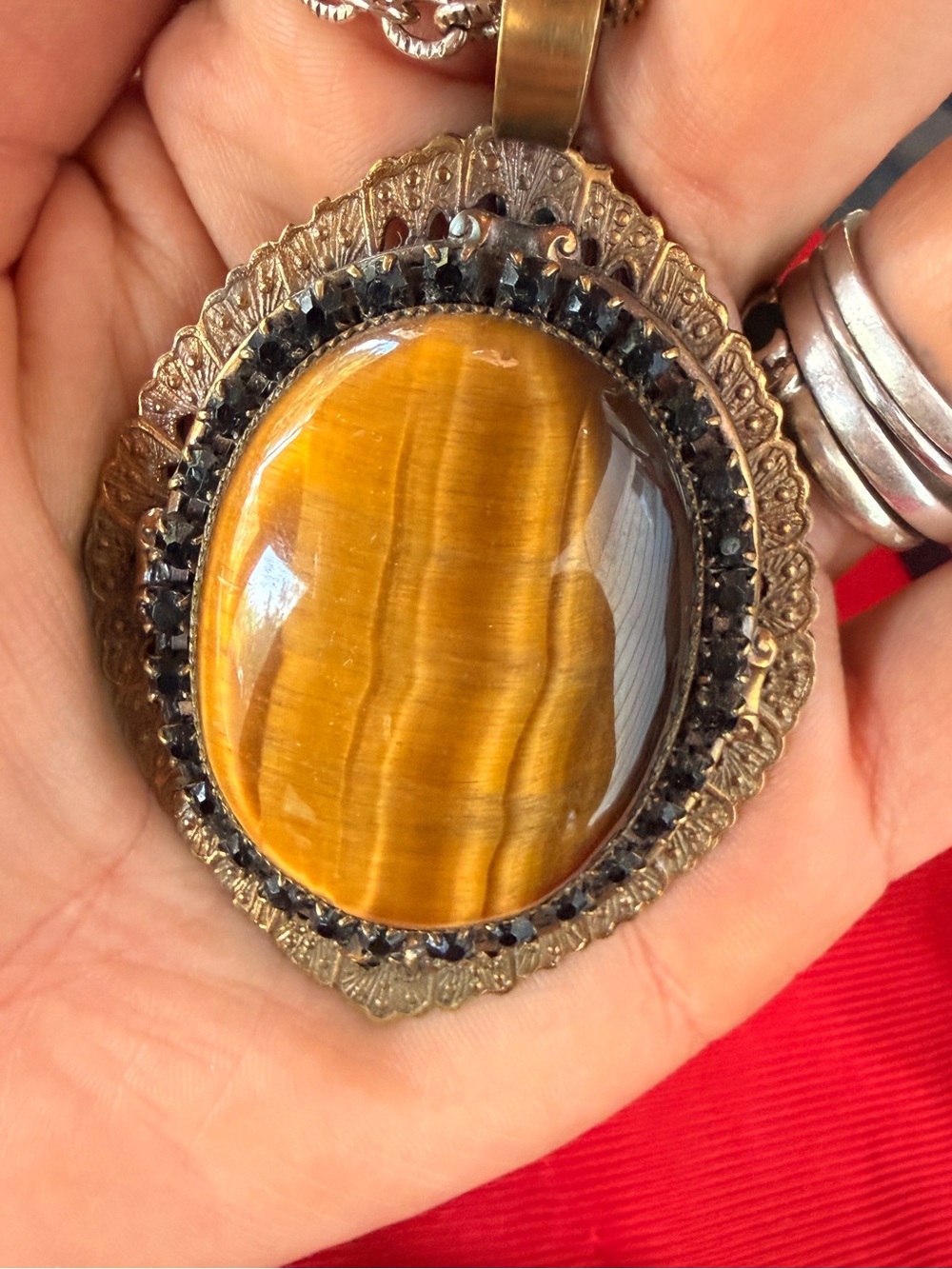 Large Vintage Tiger's Eye Pendant Necklace in Golden Brown